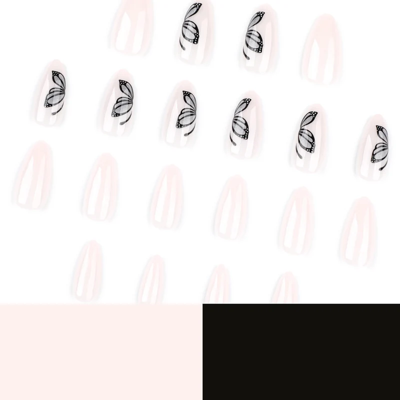 Kunstvolle Nagelverlängerungen mit zartem Schmetterlingsdesign Karnz
