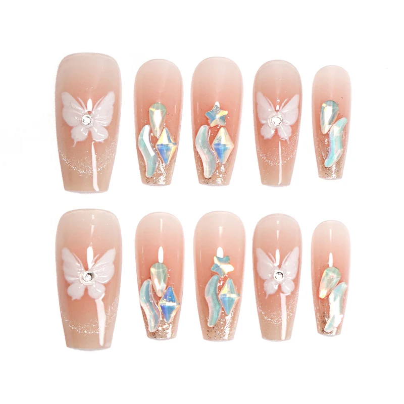 Kunstvolle Nagelverlängerungen mit zartem Blumendesign Karnz