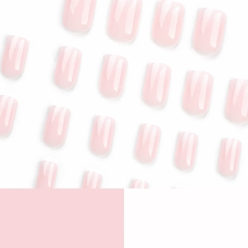 Kunstvolle Nagelverlängerungen mit wippenden Ombre Übergängen Karnz