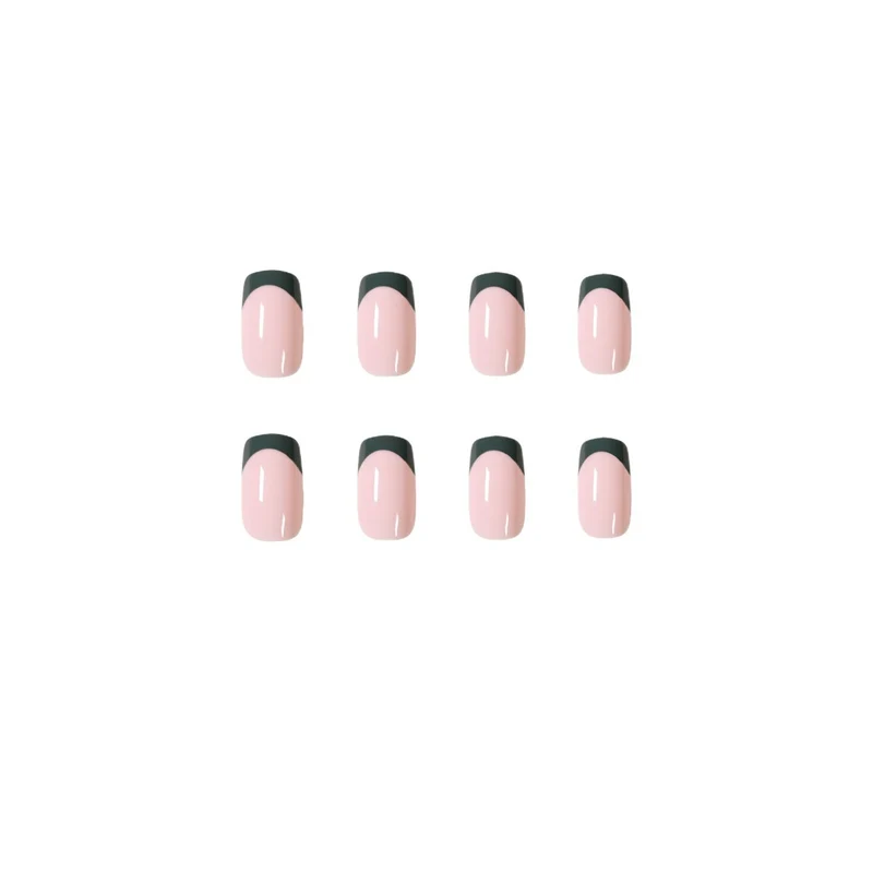 Kunstvolle Nagelkunst mit eleganten Farbverlauf und Spitzen Karnz