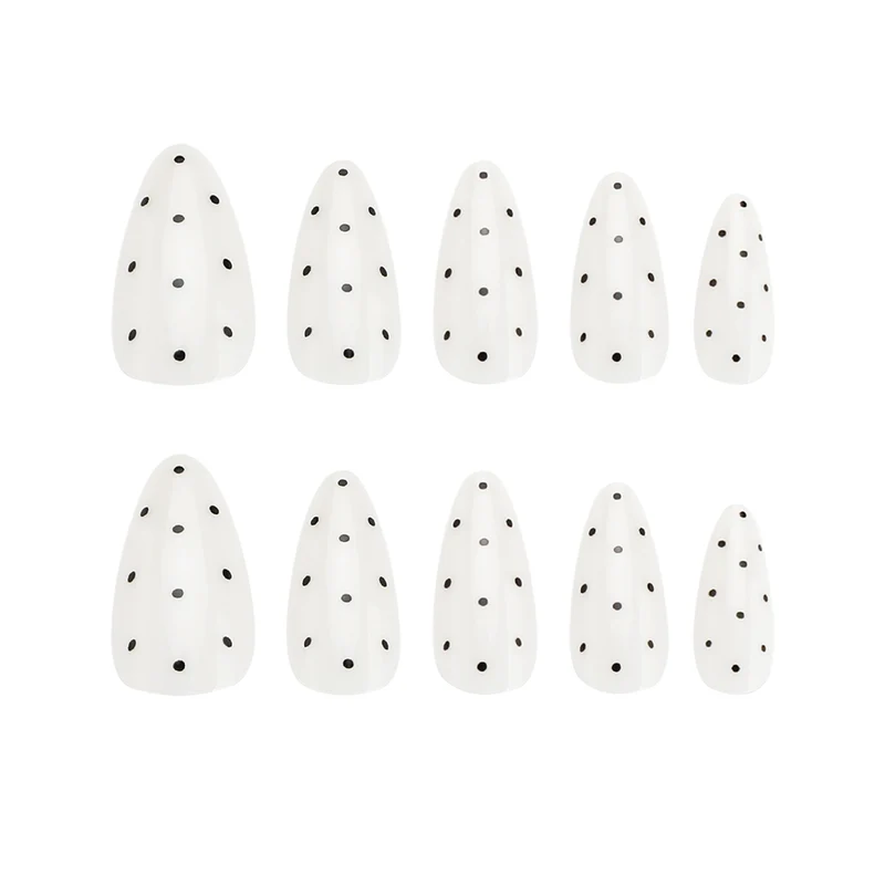 Kunstvolle Nagelverlängerungen mit Polka-Dots Karnz