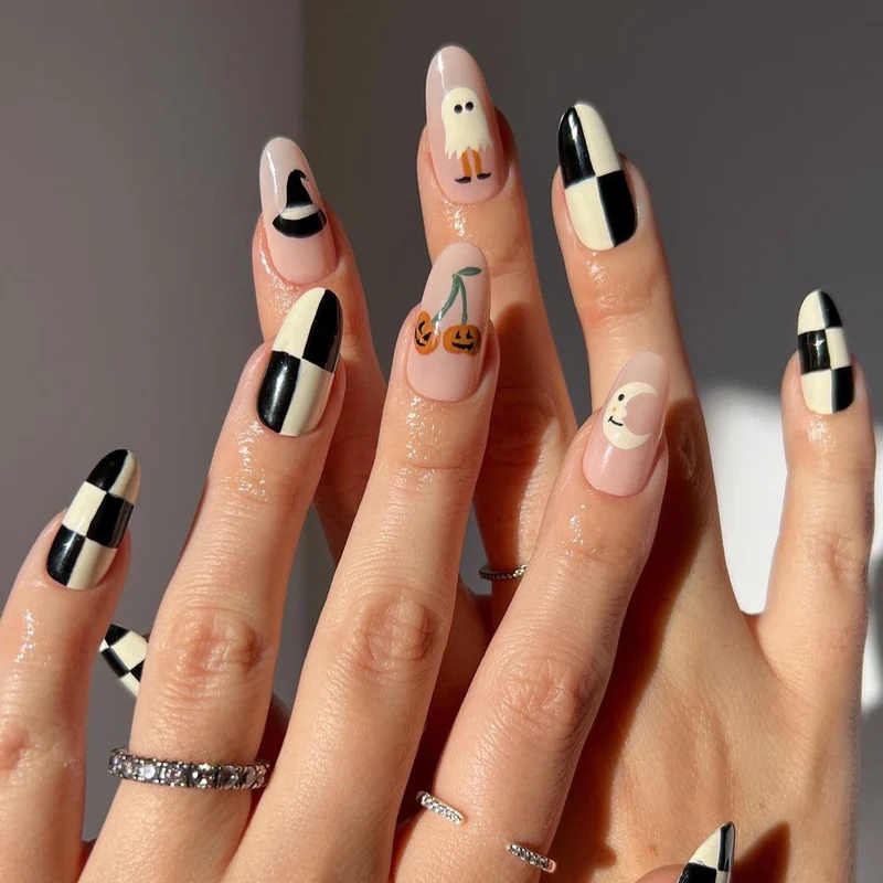 Kunstvolle Nagelverlängerungen mit kreativen Augen-Design Karnz