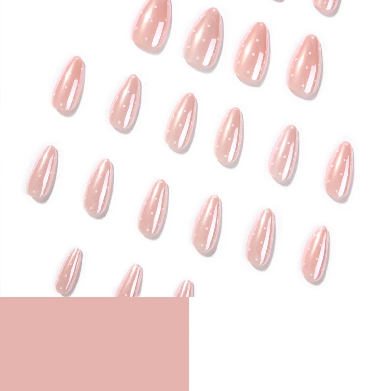 Kunstvolle Nagelkunst im eleganten Ombre-Design mit Glitzerakzenten Karnz