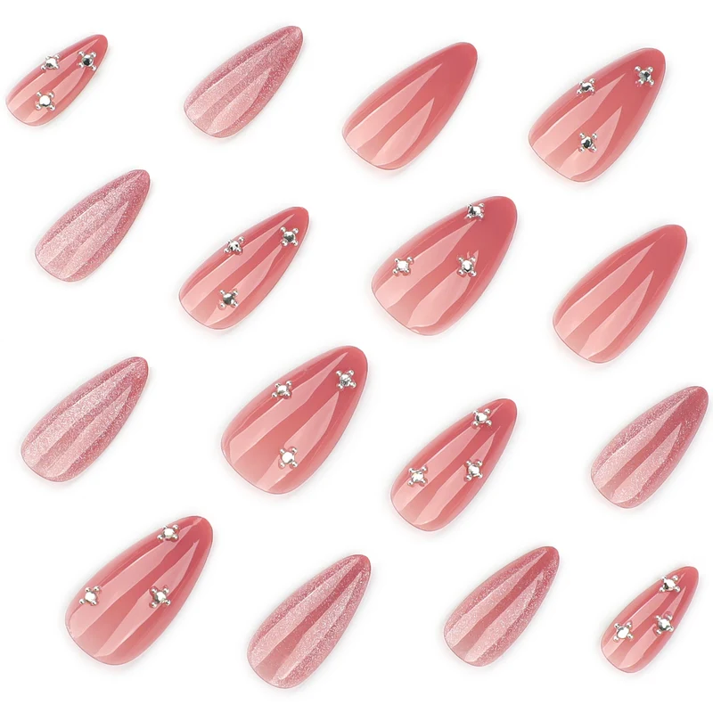 Kunstvolle Nagelverlängerungen mit Glitzer-Design Karnz