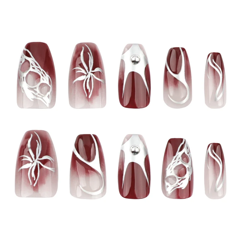 Kunstvolle Nagelverlängerungen mit filigranem Design Karnz