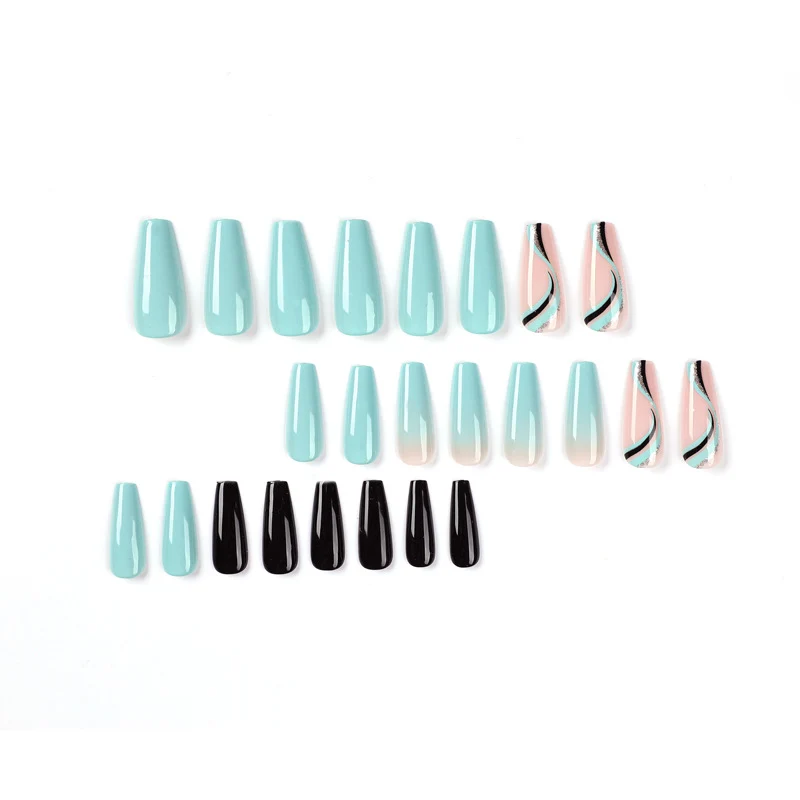 Kunstvolle Gel-Nagelverlängerungen im modernen Design Karnz