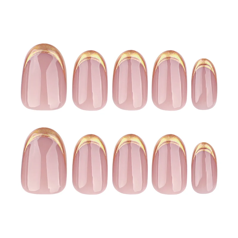 Kunstvolle Gel-Nagelkunst mit elegantem Gold-Tipp Karnz