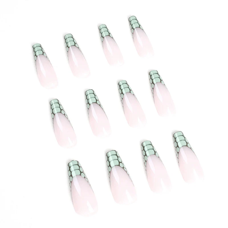 Kunstvolle Gel-Nägel mit elegantem Schlangenmuster und Hochglanz Karnz