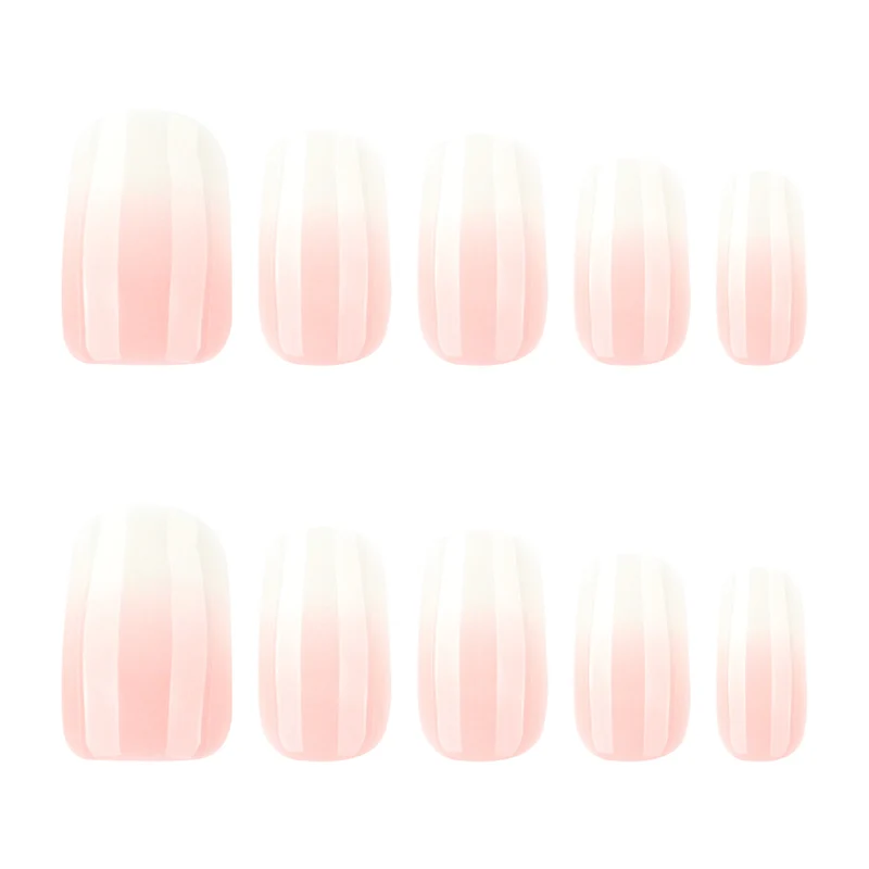 Kunstvolle Nagelverlängerungen mit elegantem Farbverlauf Karnz