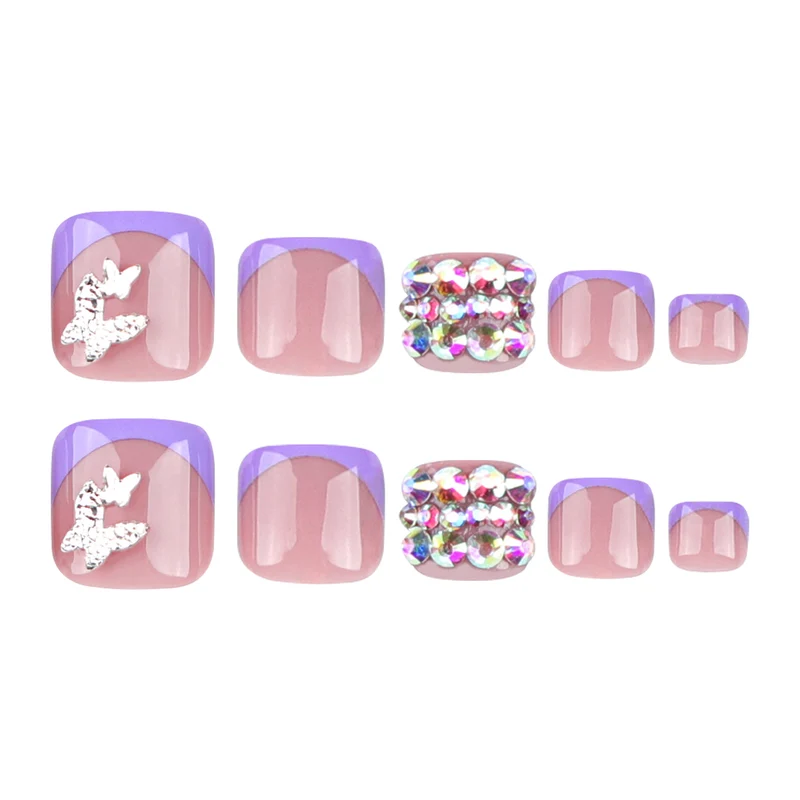 Kunstvolle Fußnagelkunst mit eleganten Glitzerverzierungen Karnz