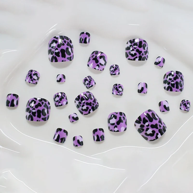 Stylische Leopardenmuster Nagelwickel Karnz