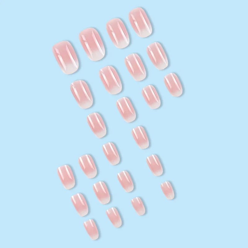 Elegante Ombre Nagelverlängerungen Karnz