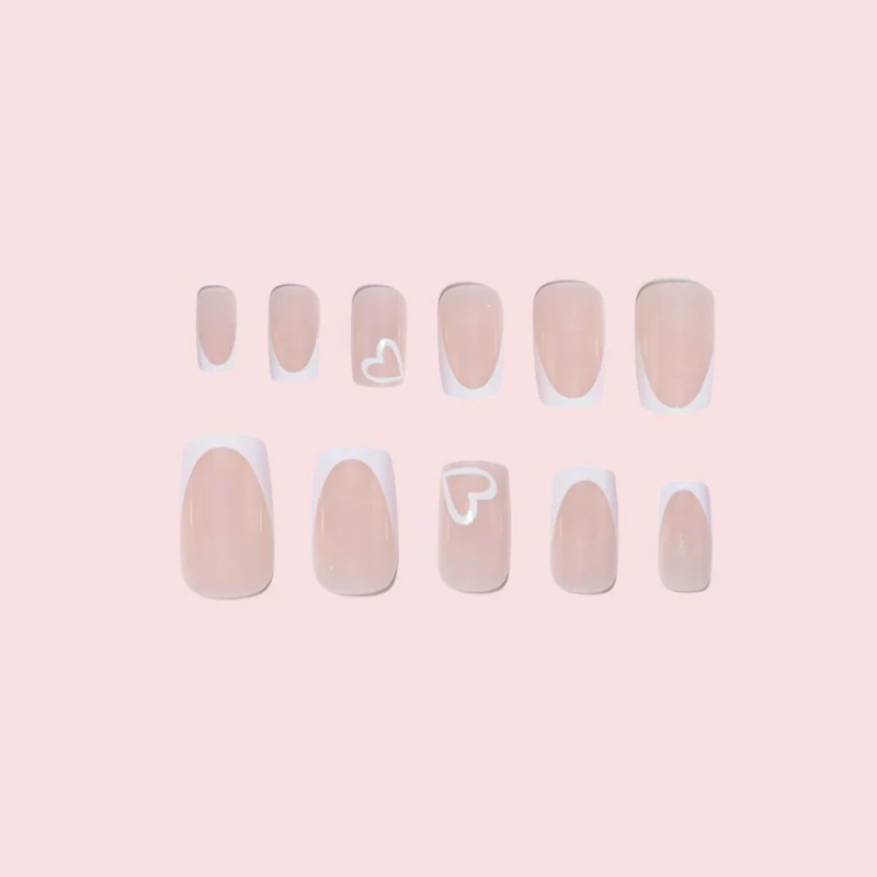Elegante herzverzierte Nagelverlängerungen Karnz