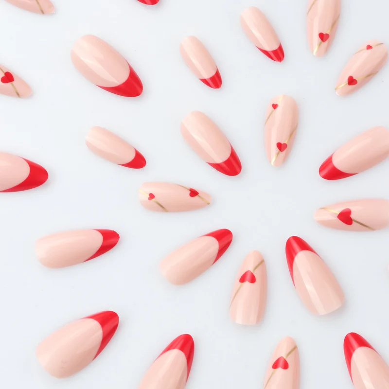 Elegante Herz-Design Stiletto Nagelverlängerungen Karnz