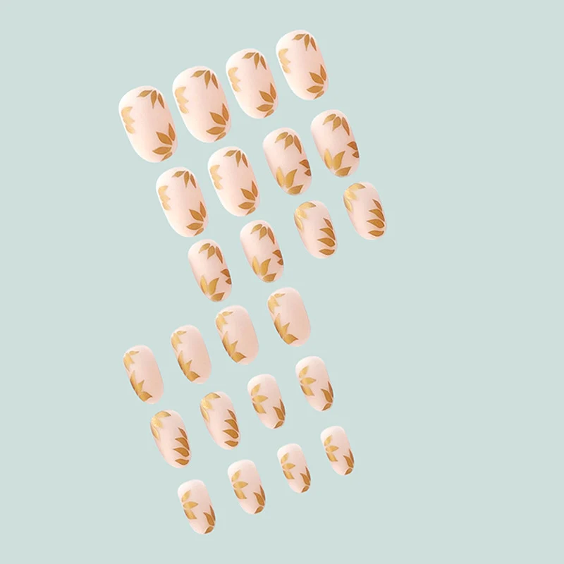 Elegante Goldblatt Nail Art Karnz