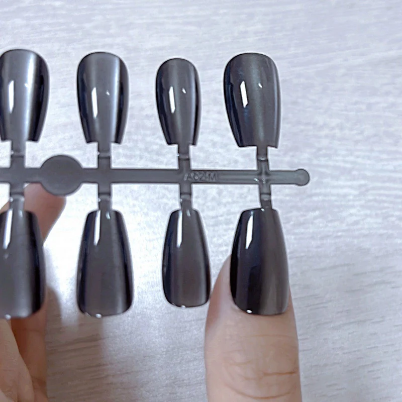 Glamouröse Glänzende Press-On Nagelverlängerungen Karnz