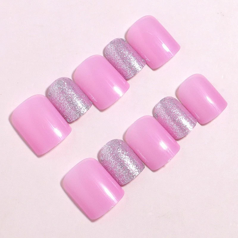 Glamouröse Acryl-Nagelverlängerungen Karnz