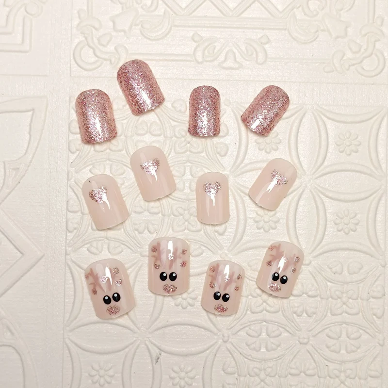 Festliches Glitzerndes Press-On Nagelset Karnz