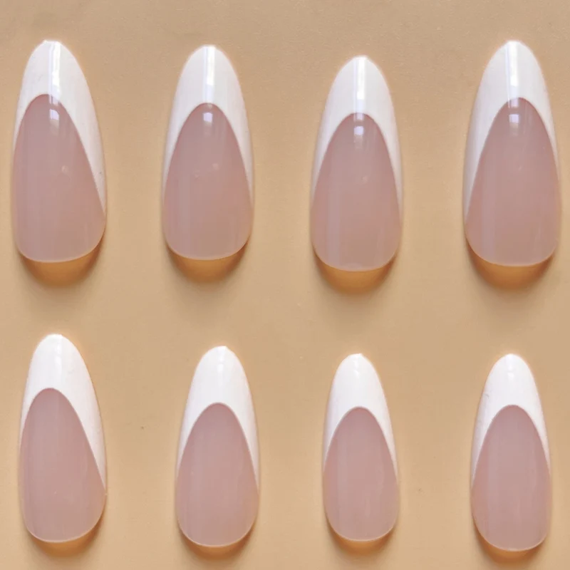 Elegante französische Spitzen-Almond-förmige Nagelverlängerungen Karnz