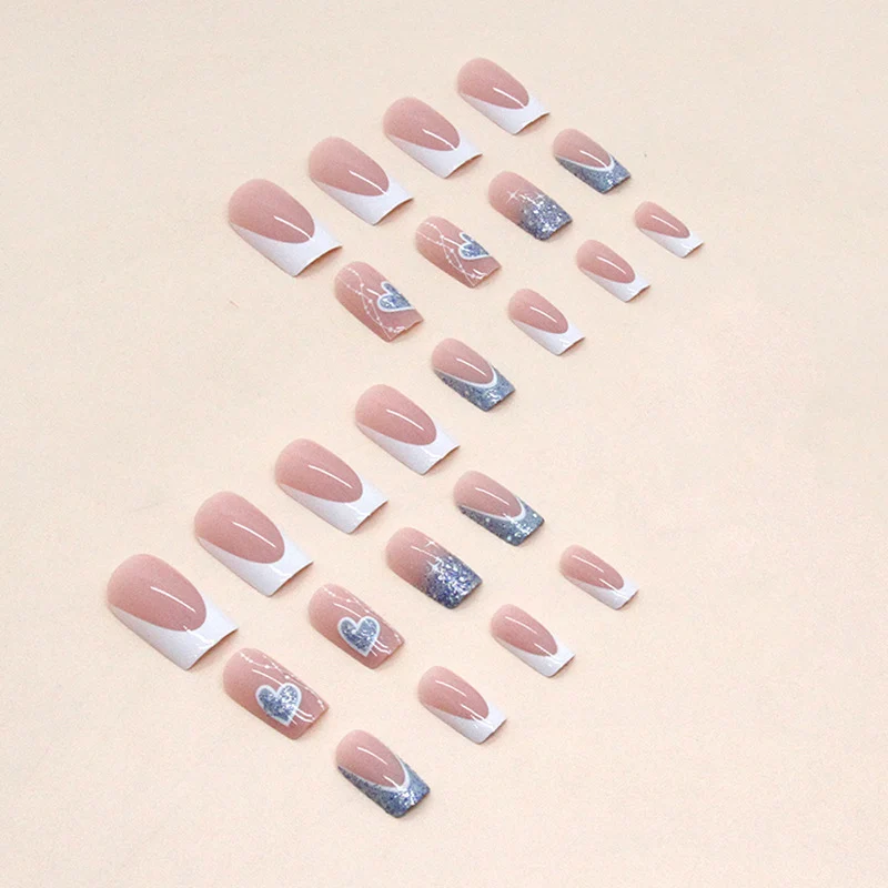 Elegante dekorative Nagelkunst Karnz