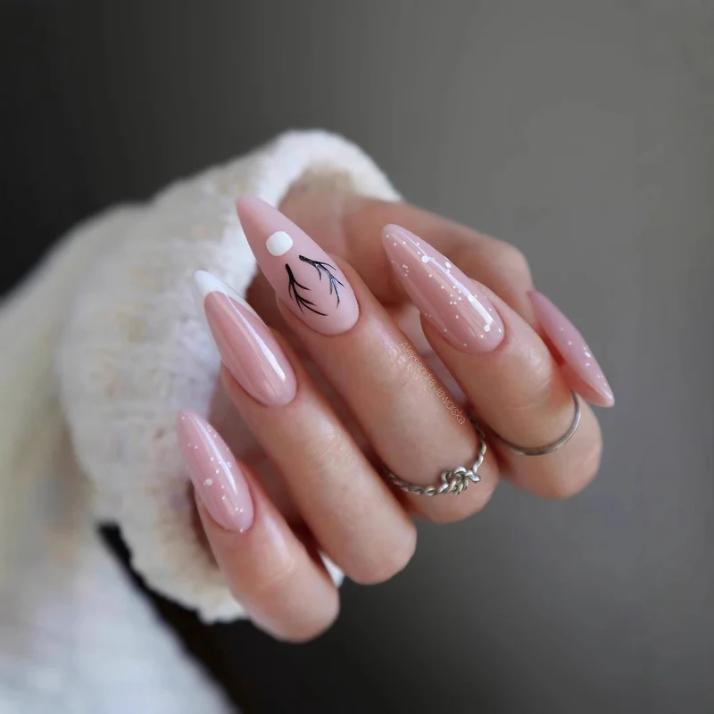 Künstlerische winterliche Nail Art Karnz