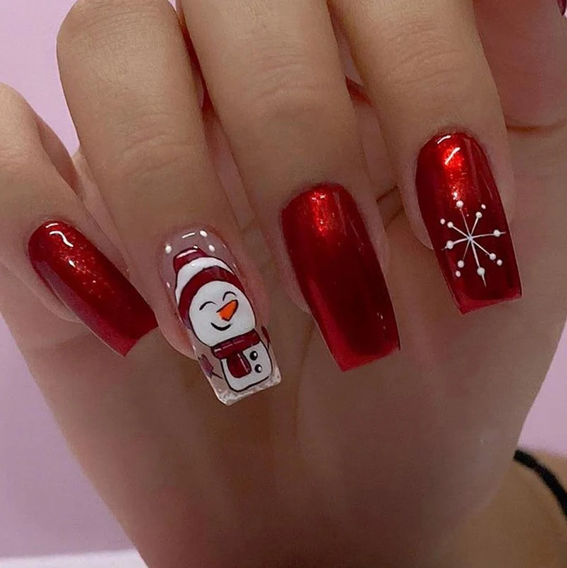 Künstlerische winterliche Nail Art Karnz