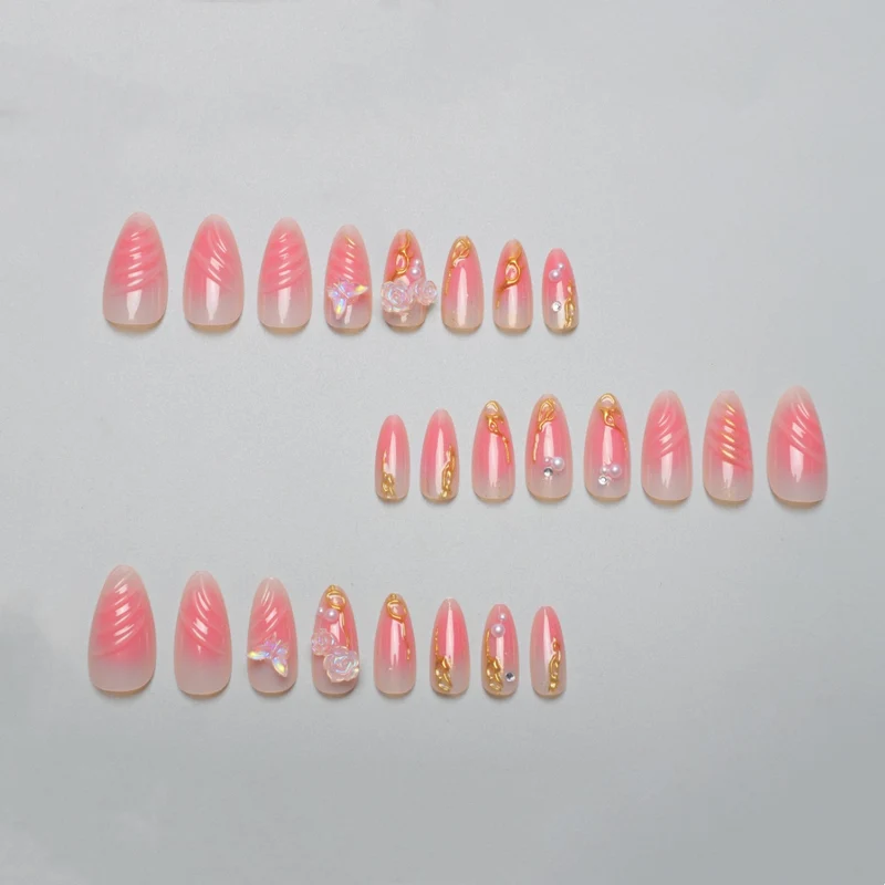 Künstlerische florale Nagelverlängerungen Karnz