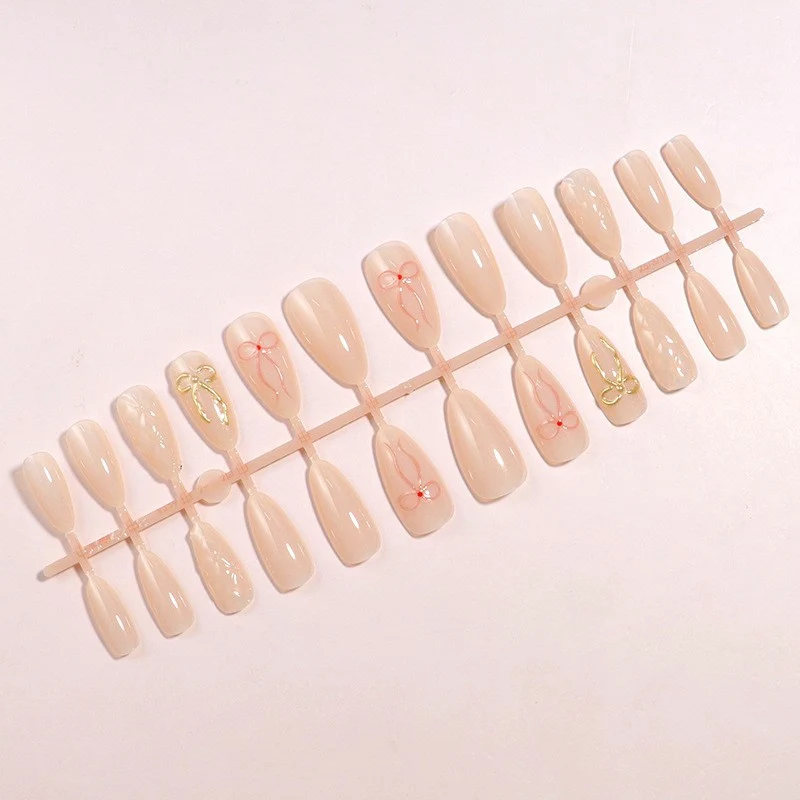 Stylische Acryl-Nagelkunst Karnz