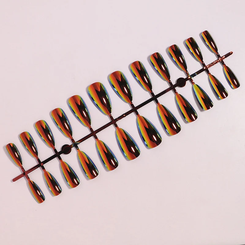 Shimmery Stiletto Press-On Nagelkunst Karnz