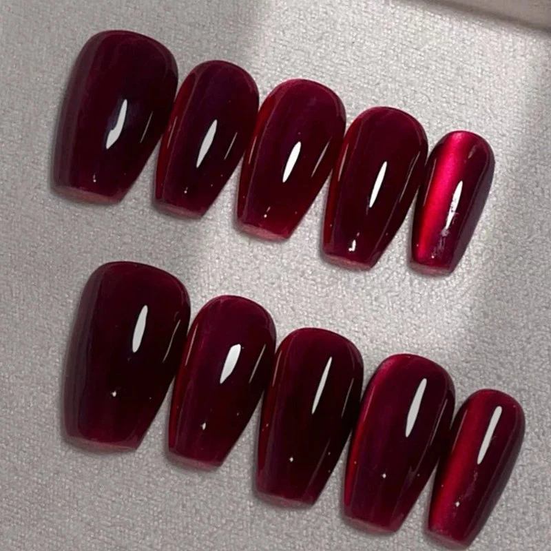 Premium Detaillierte Press-On Nagelkunst Karnz