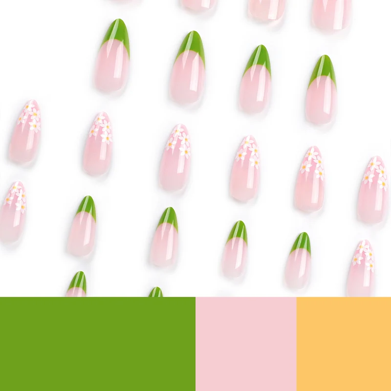 Kunstnägel mit floralen Akzenten und grünem French-Tip Karnz