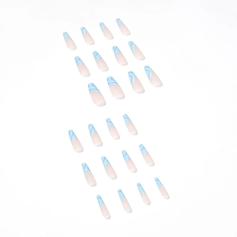 Künstliche Nagelverlängerungen mit Wellen-Design Karnz