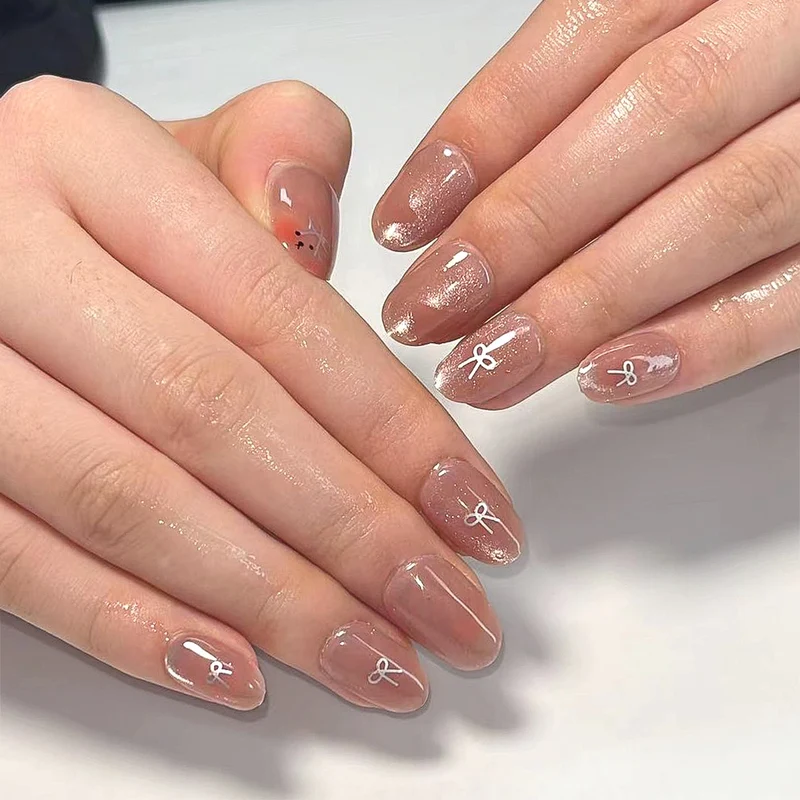 Künstliche Nagelverlängerungen mit niedlichem Hasen-Design und Herzen Karnz