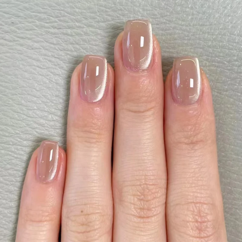 Künstliche Nagelverlängerungen mit glänzendem Finish Karnz