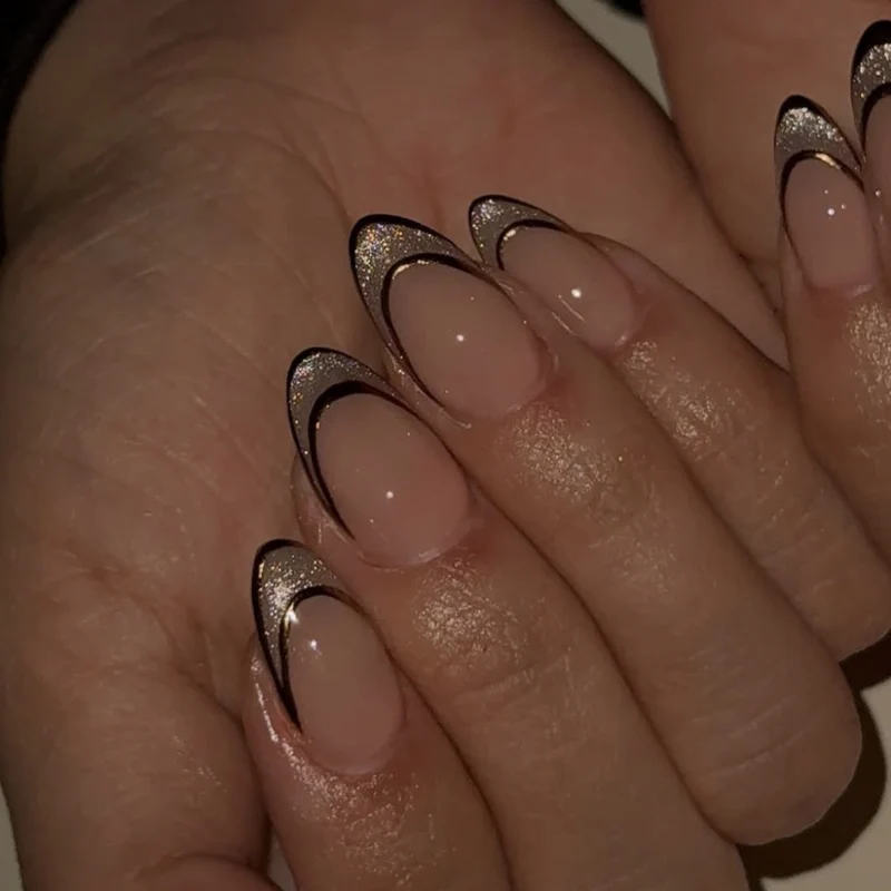 Künstliche Nagelkunst mit verspielten Punkten und Schleifen Karnz