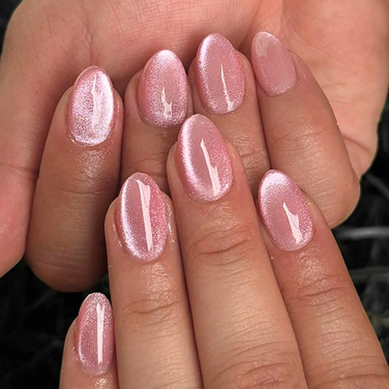 Künstliche Nagelkunst mit verspielten Punkten und Schleifen Karnz