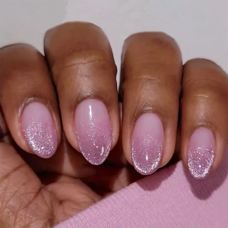 Künstliche Nagelkunst mit verspielten Punkten und Schleifen Karnz