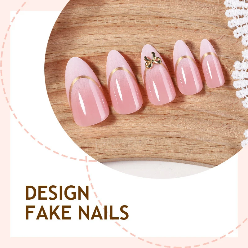 Kunstnagelset mit elegantem Goldrand und dekorativen Akzenten Karnz