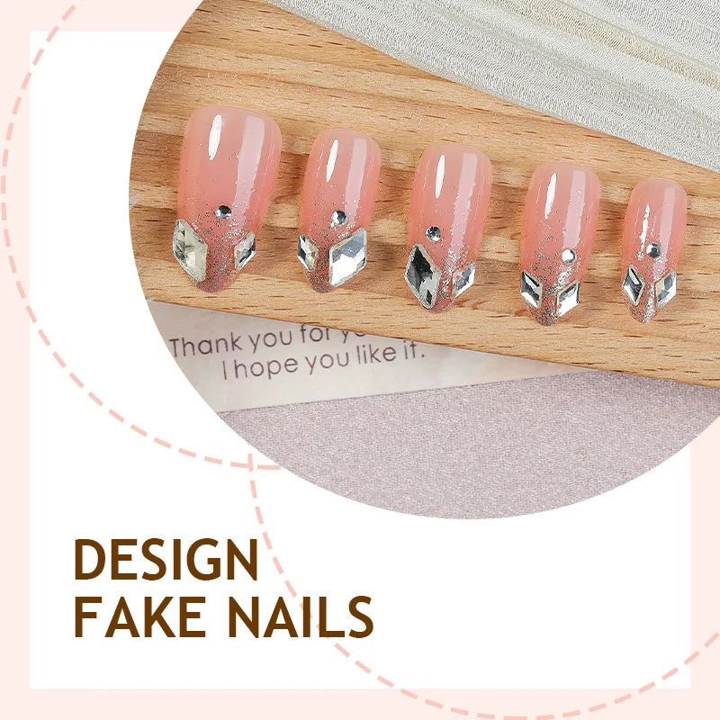 Kunstnagelset mit elegantem Glitzer-Design Karnz