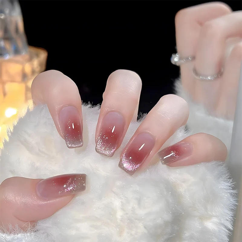 Kunstnagelset mit elegantem Glitter-Finish Karnz