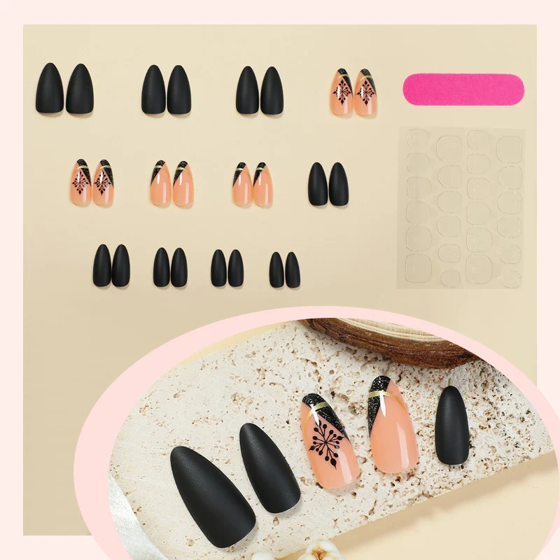Kunstnagelset mit elegantem Geometrie-Design Karnz