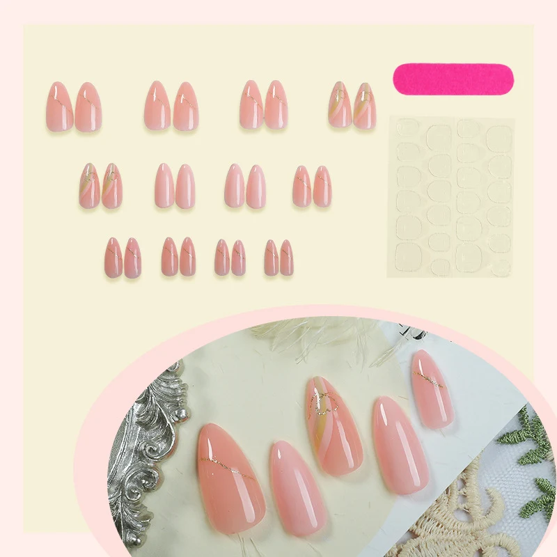 Kunstnagelset mit elegantem, floralem Design Karnz