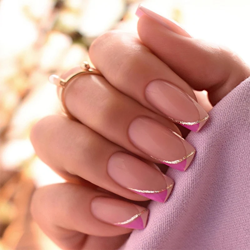 Kunstnagelset mit elegantem Farbverlauf und Glitzerdetails Karnz