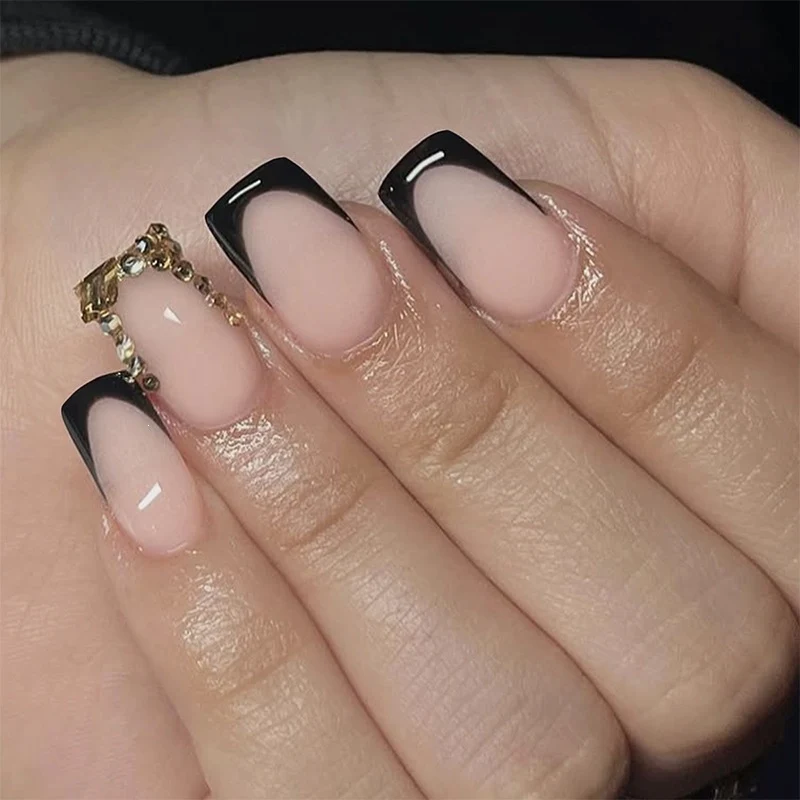 Kunstnagelset mit elegantem Farbverlauf und Glitzerakzenten Karnz