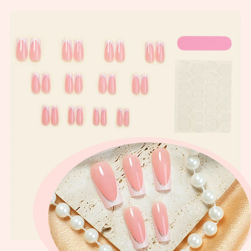 Kunstnagelset mit elegantem Design und Glitzer-Akzenten Karnz