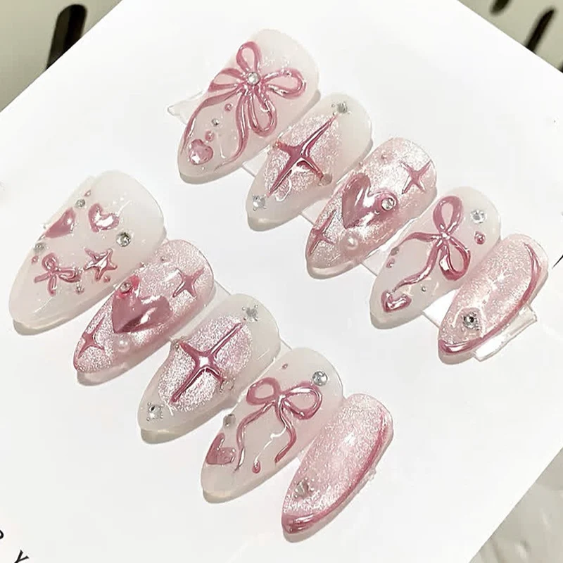 Kunstnagelset mit elegantem Blüten- und Strassdesign Karnz