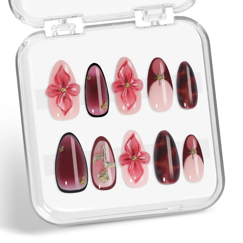 Kunstnagelset mit detaillierten floralen Designs Karnz