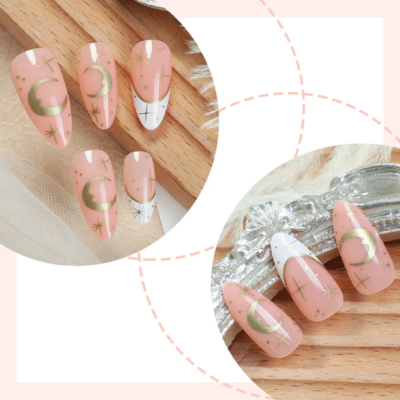 Kunstnagelset mit Design von Galaxien und glänzenden Akzenten Karnz
