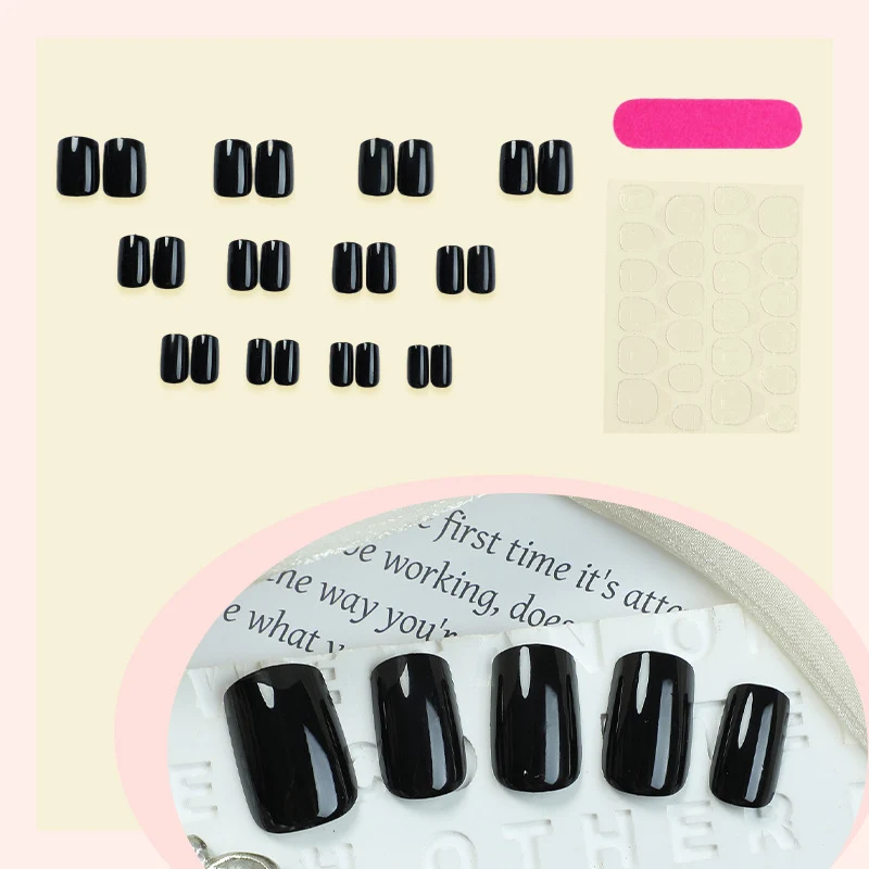 Kunstnagelset in elegantem Design Karnz