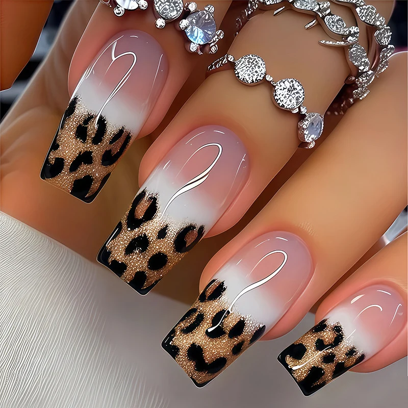 Kunstnagelset im modernen Leopardenmuster Karnz